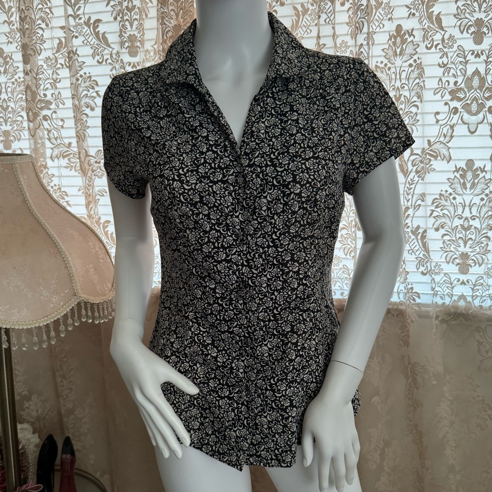 vintage button up floral blouse